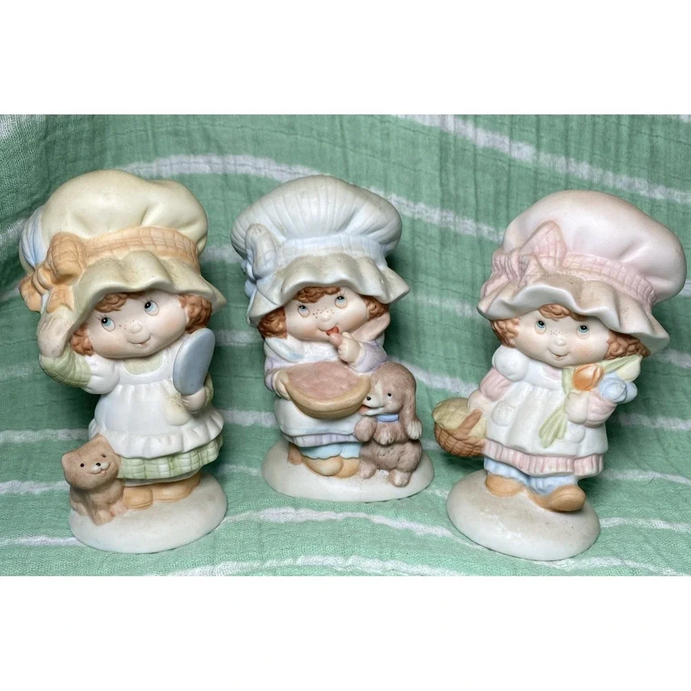 Vintage Miss Mitzie Girl With Puppy & With Cat & Tulips Figurines Heartline
